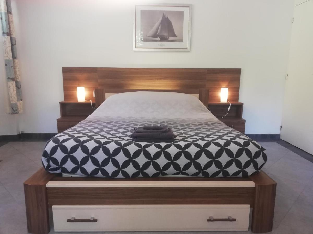 Chambre D'Hotes De La Roche Tremblante Юельґоа Екстер'єр фото